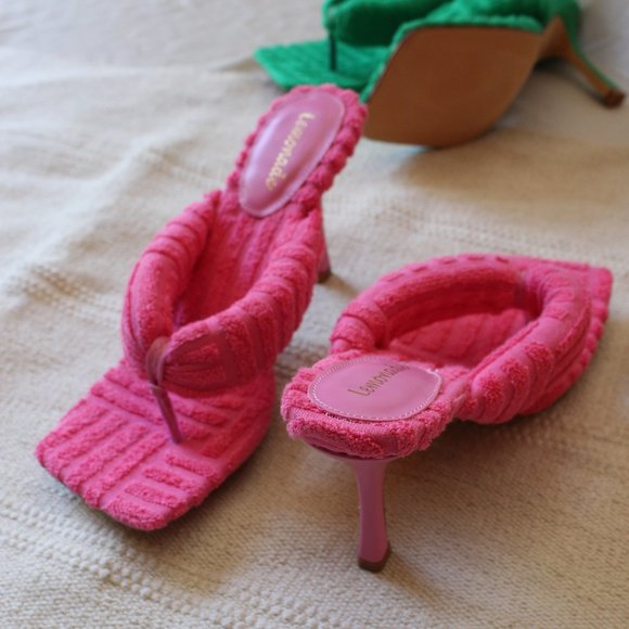 🆕️City Girl Collection// Pink thong Sandal - Picture 14 of 16